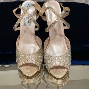 Bright Pink heels The Blossom sz 9